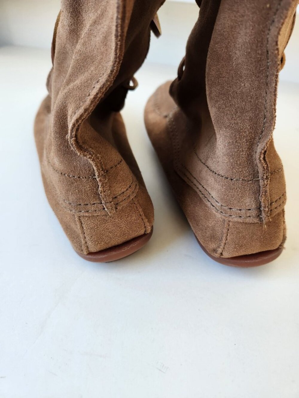 Minnetonka Brown Suede Lace-Up Knee-High Fringe Moccasin Boots Festival Hippie - Picture 4 of 6